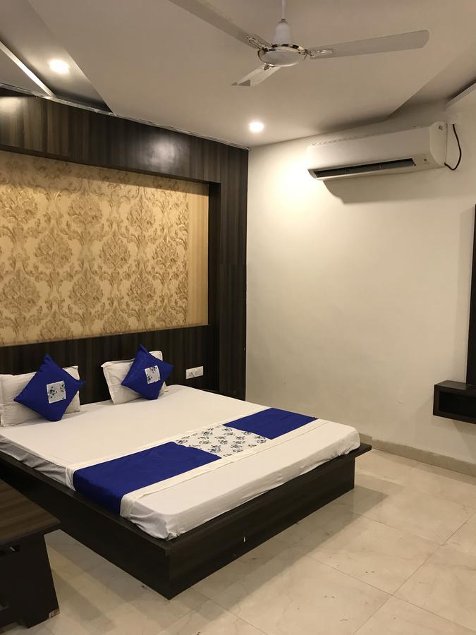 Hotel City Palace Удджайн Экстерьер фото